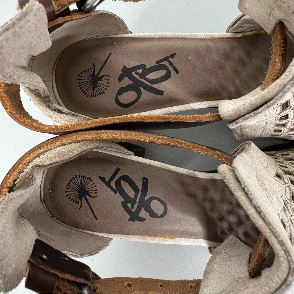 OTBT Metaphor Block Heel Sandals Size‎ 7.5